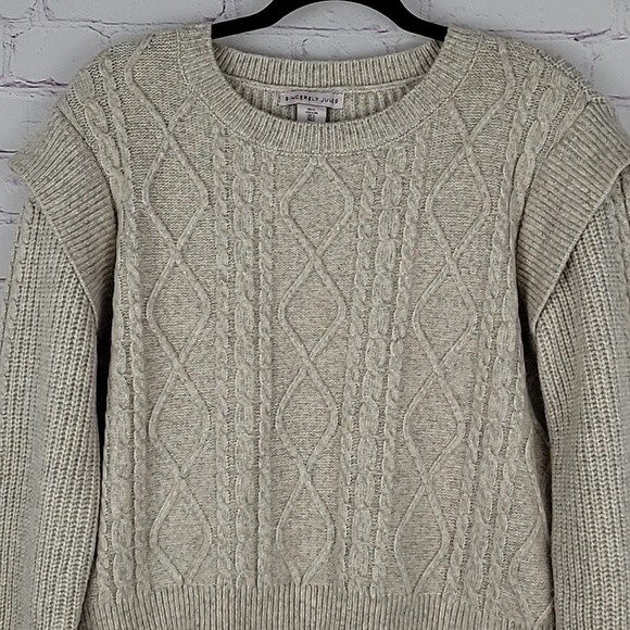 Sincerely Jules beige/ oatmeal colored Long Sleeve Knit Sweater. Size Large - Picture 2 of 7